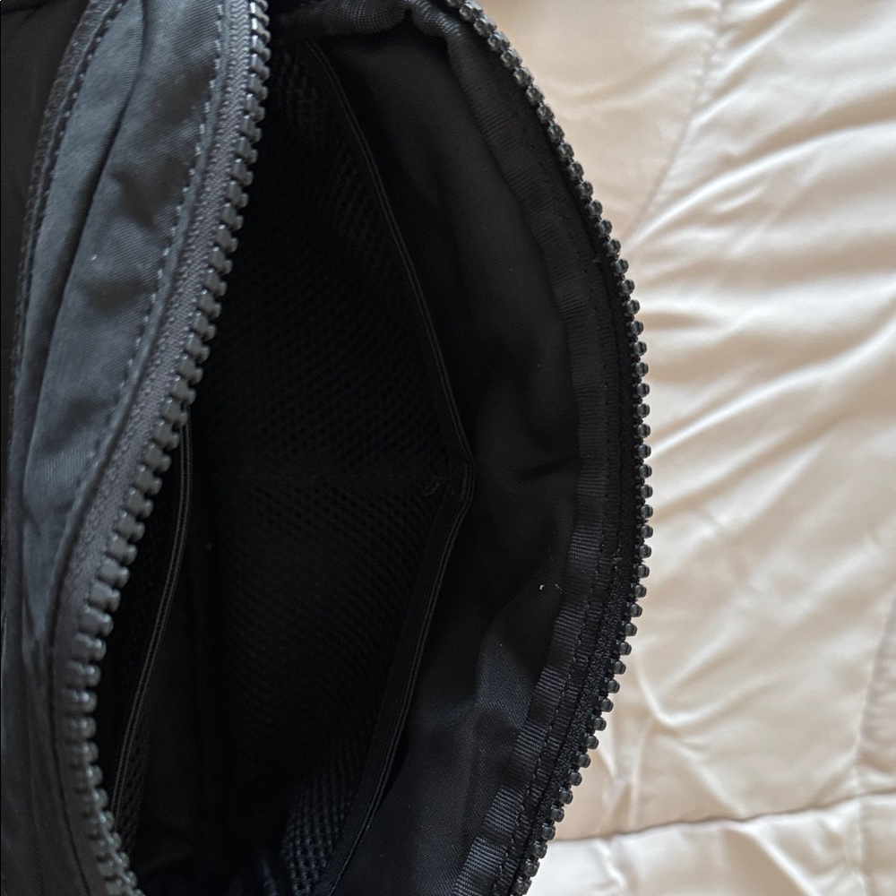lululemon athletica Black Belt Bag - Picture 5 of 9